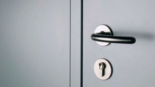 Вскрытие металлических дверей в Набережных Челнах